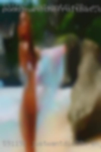 justwantdie28x enjoys threesomes